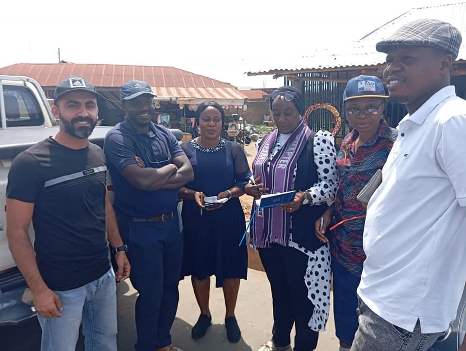 APWEN Ibadan chapter delegates with Contractors and Client representatives 
    at a section of Ogbomosho-Iseyin Road